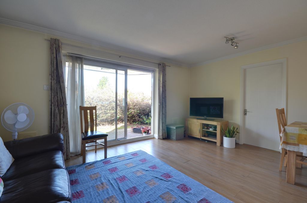 2 bed flat for sale in Holtspur Top Lane, Beaconsfield HP9 Zoopla