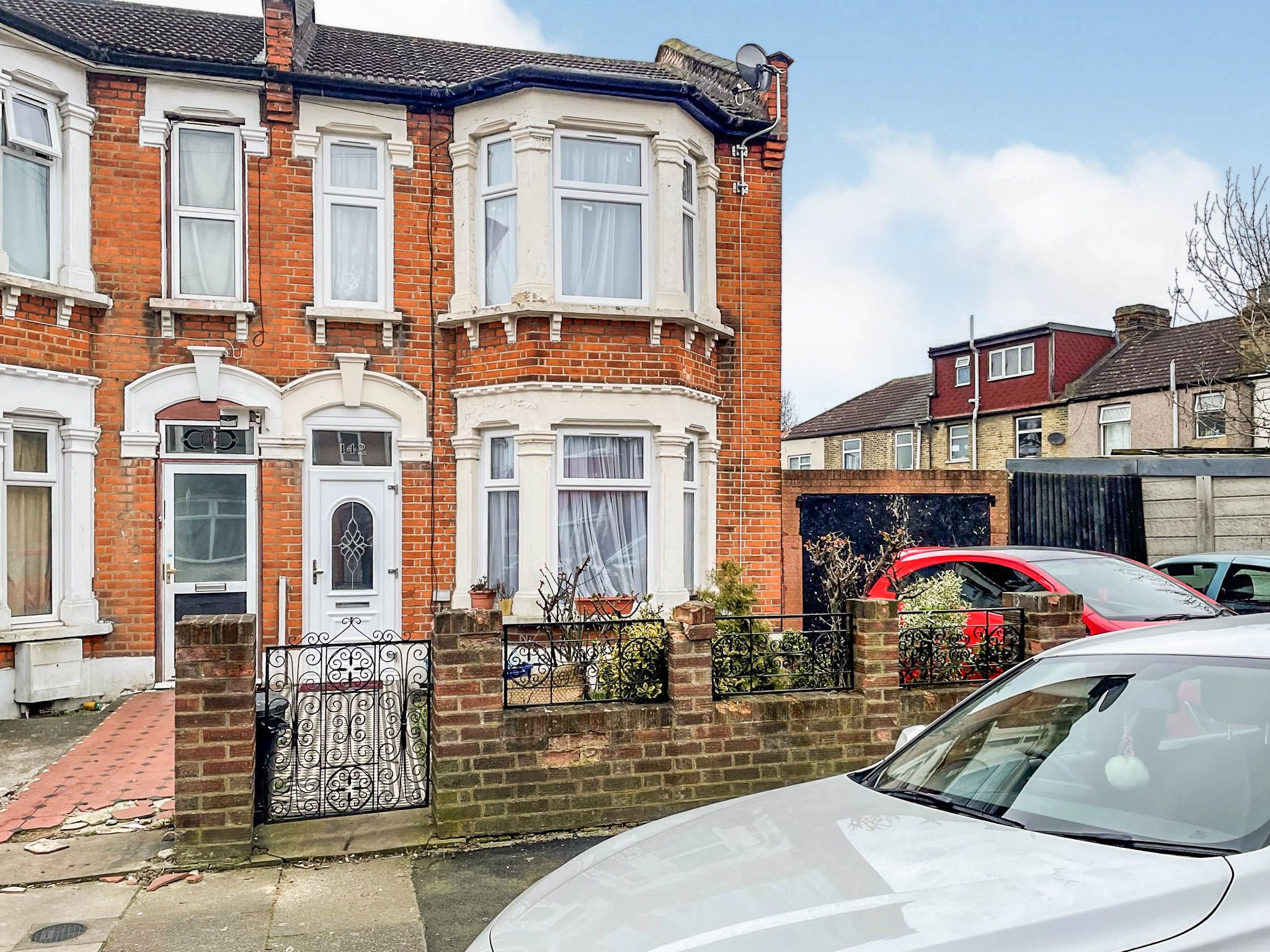 3 bed end terrace house for sale in Windsor Road, Ilford IG1 Zoopla