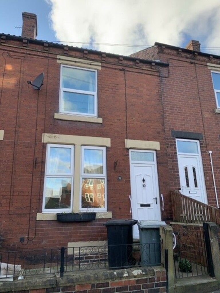2 bed terraced house to rent in Moor Knoll Lane, East Ardsley