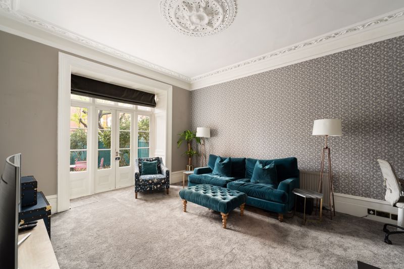 Cromwell Avenue, Highgate Village, London N6  