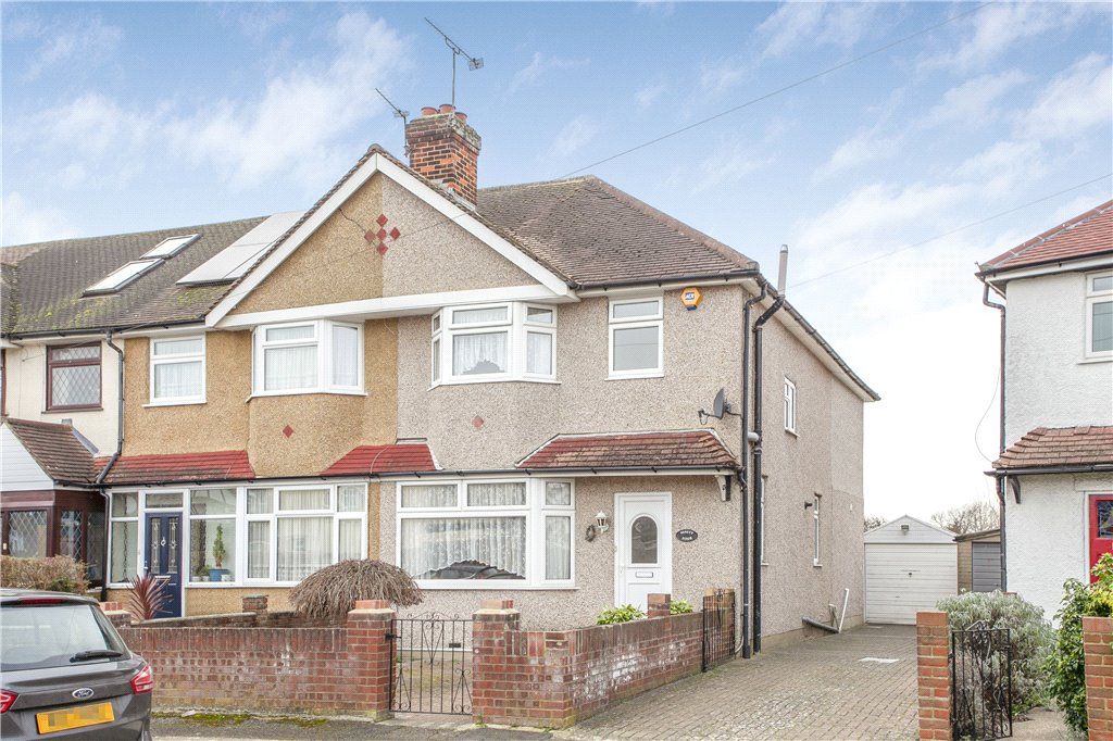 3 bed end terrace house for sale in Evelyn Crescent, SunburyOnThames, Surrey TW16 Zoopla
