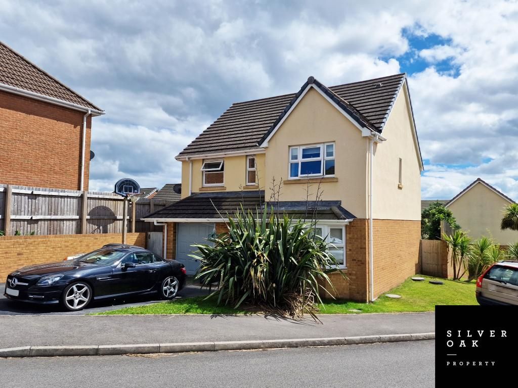 4 bed detached house for sale in Fronhaul, Felinfoel, Llanelli SA14