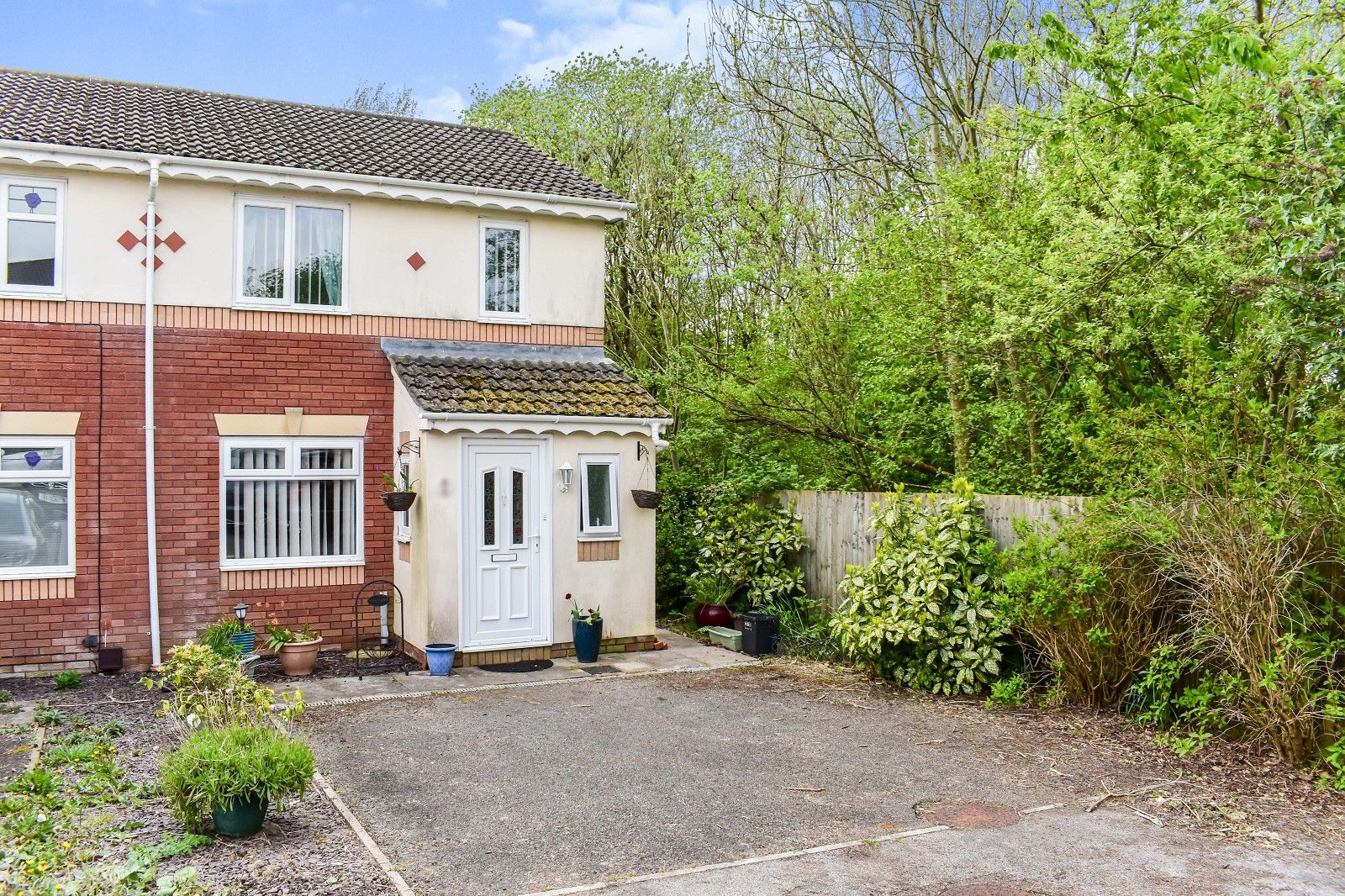 3 bed semidetached house for sale in Pant Yr Hebog, Broadlands, Bridgend . CF31 Zoopla