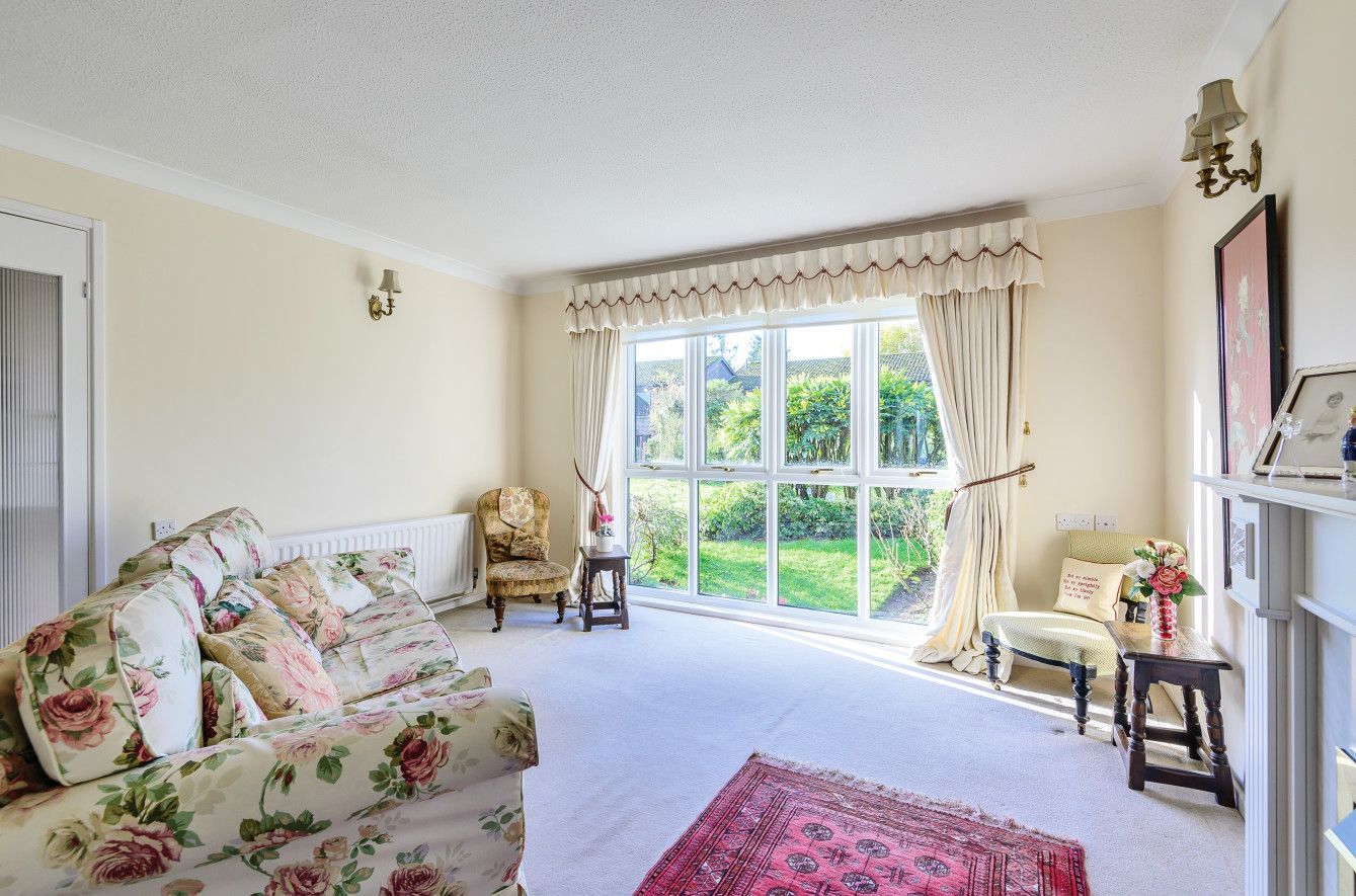 2 bed bungalow for sale in Roding Close, Elmbridge Village, Cranleigh