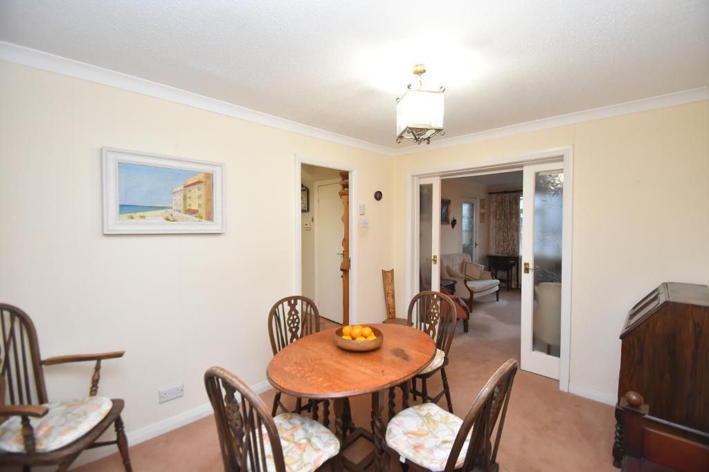 3 bed semidetached house for sale in Carron Crescent, Lenzie, Glasgow
