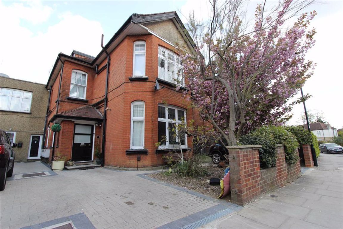 Elm Park Road, Winchmore Hill, London N21  