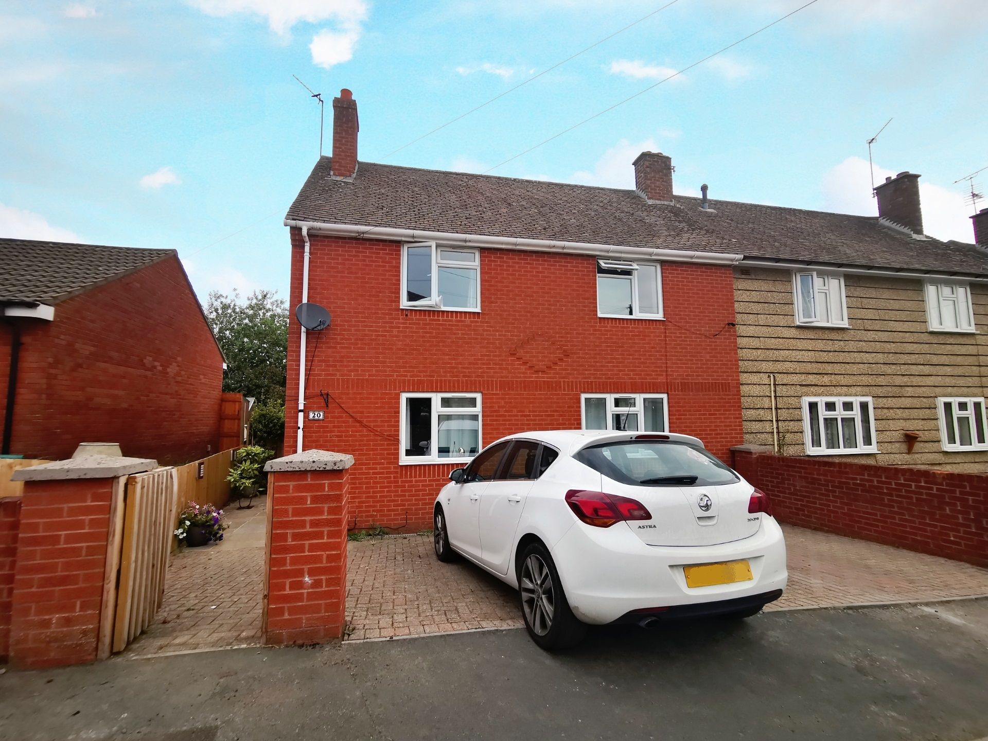 3 bed semidetached house for sale in Woodmans Close, Chipping Sodbury