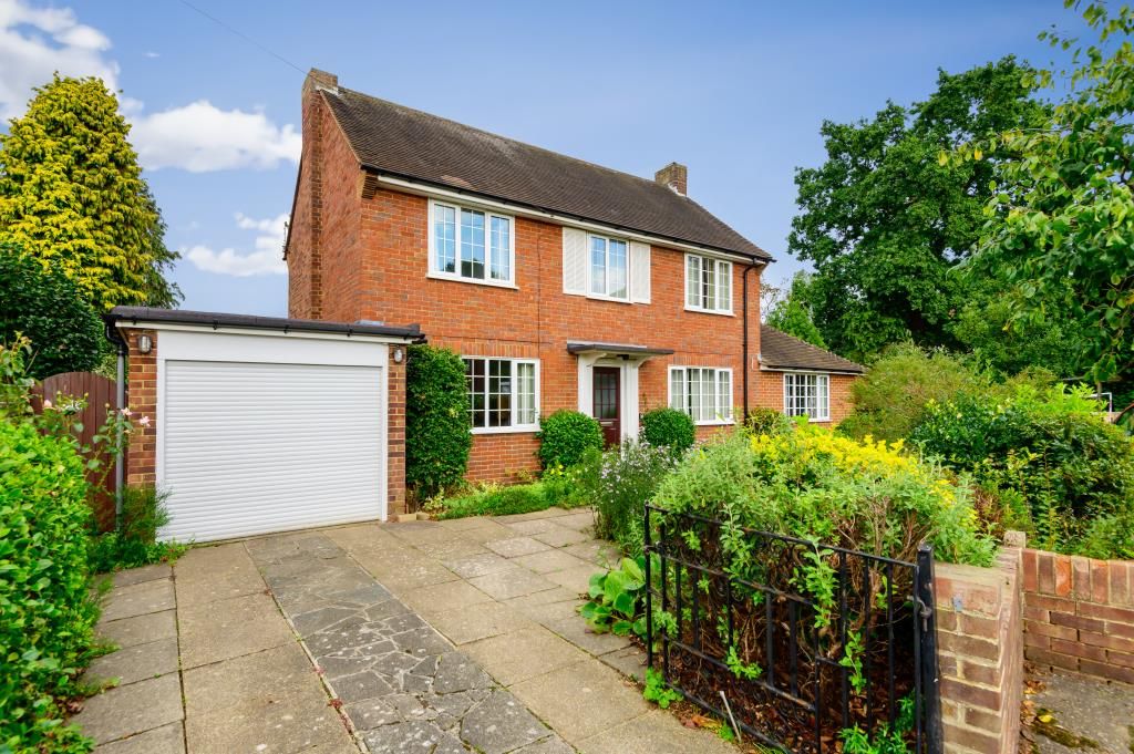 3 bed detached house for sale in Lower Sunbury, Surrey TW16 Zoopla