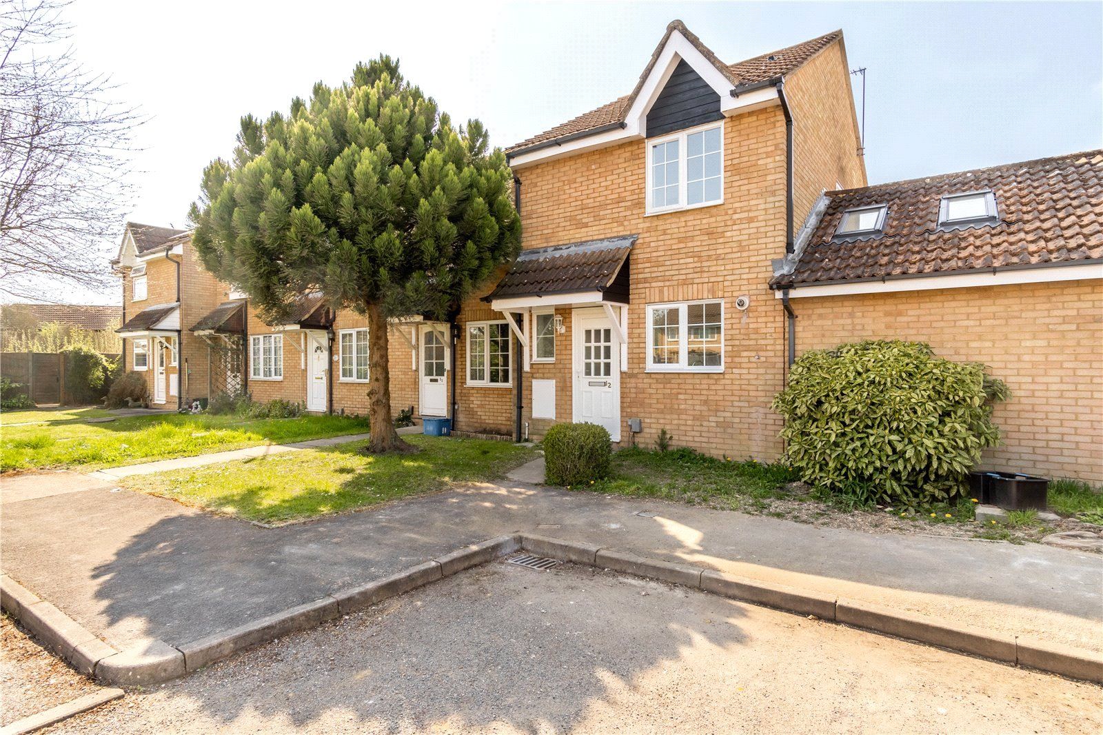 3 bed end terrace house to rent in Calverley Close, Thorley,