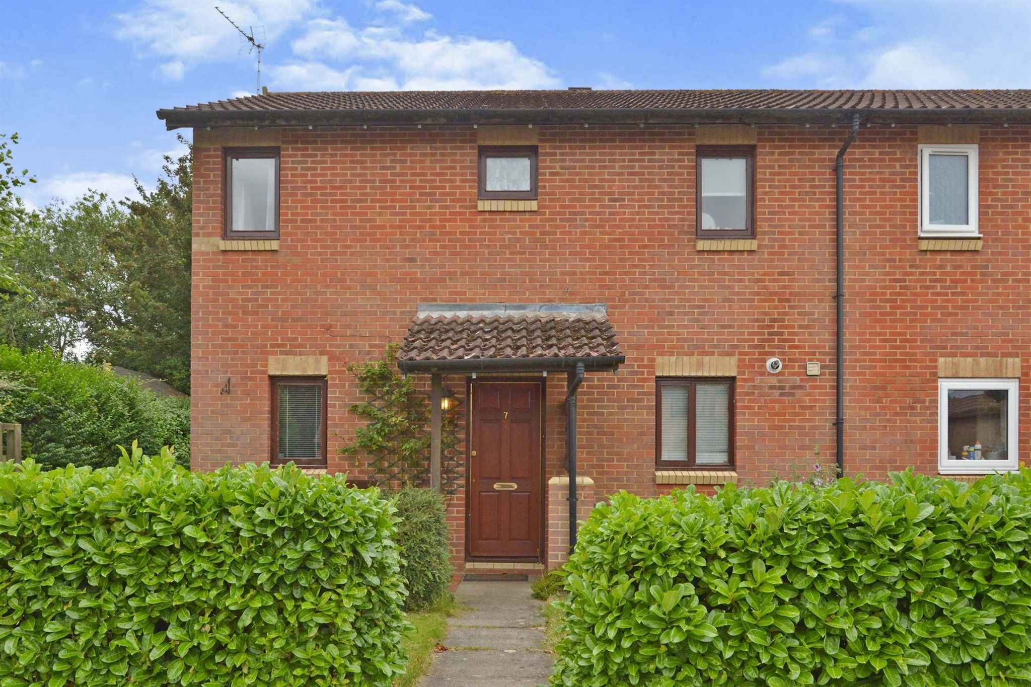 3 bed semidetached house for sale in Northcroft, Shenley Lodge, Milton