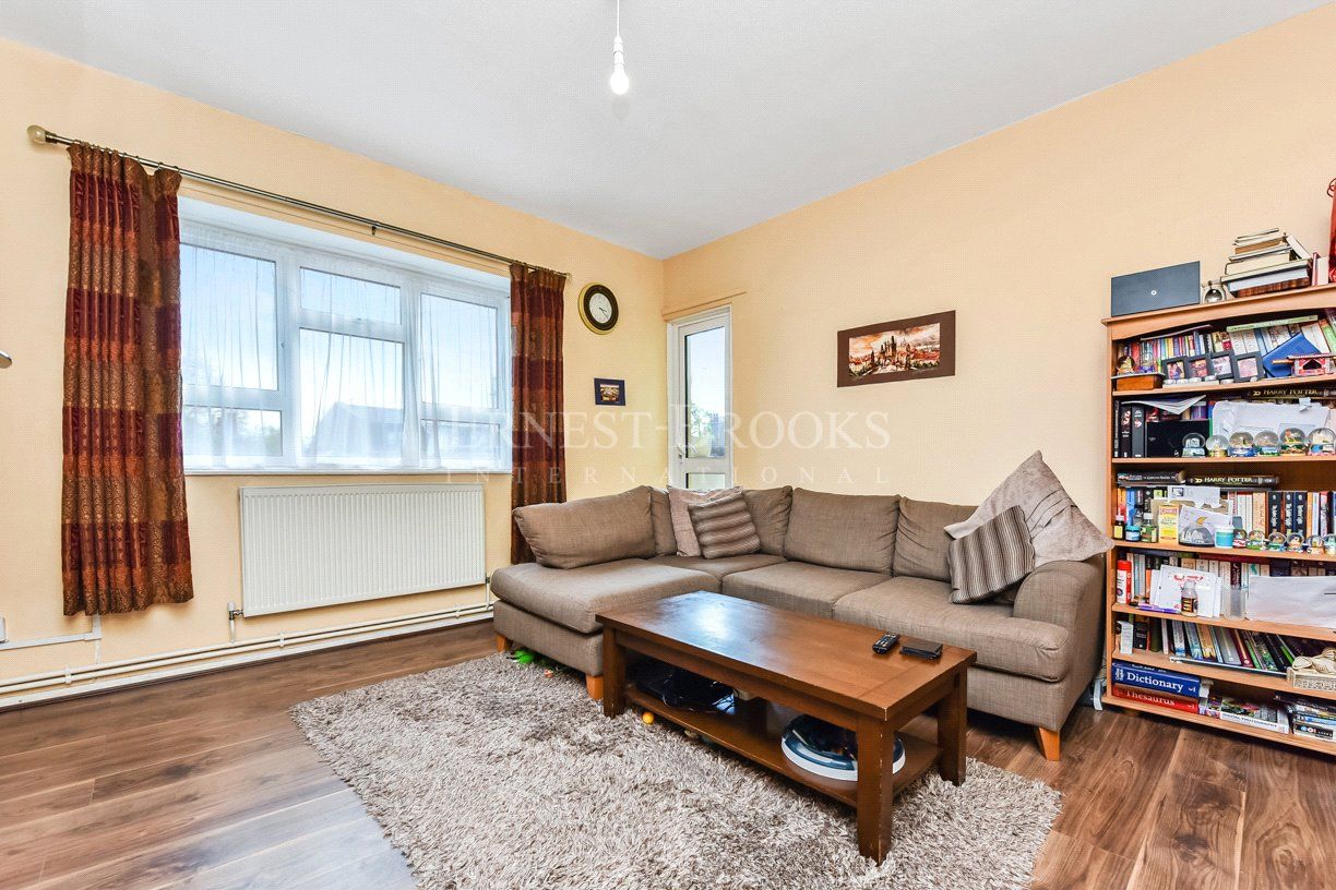 Richard Neale House Cornwall St E1  