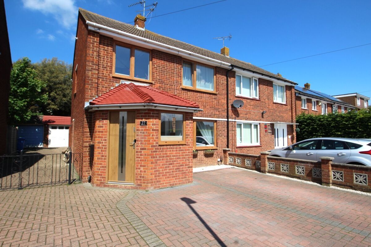 3 bed semidetached house for sale in Roberts Close, Sittingbourne ME10