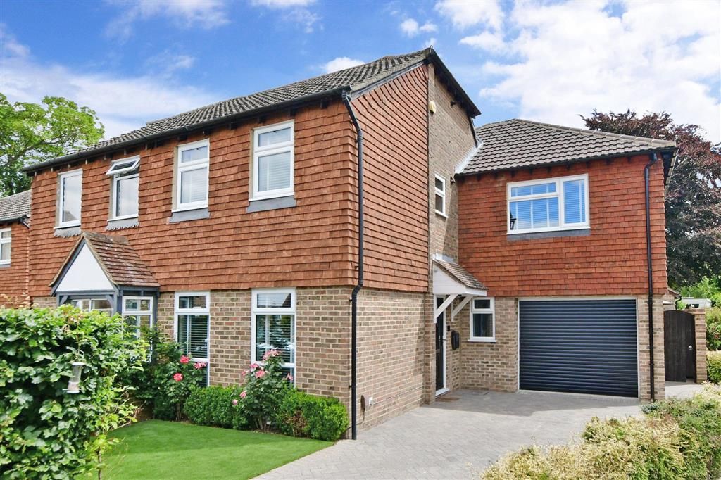 4 bed semidetached house for sale in Cherry Orchard, Ditton, Aylesford