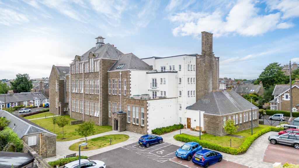 2 bed flat for sale in Whinny Brae, Broughty Ferry, Dundee DD5 Zoopla