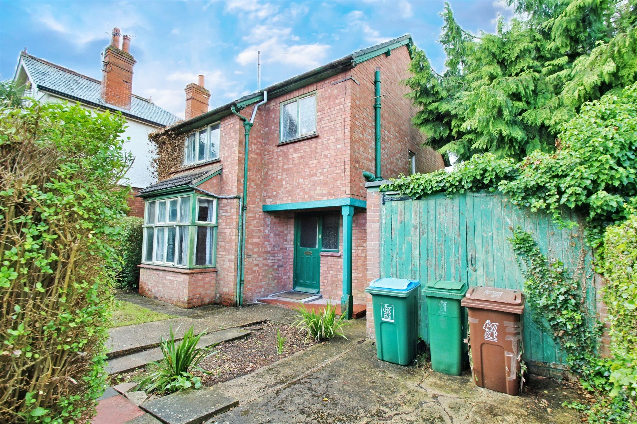 3 bed detached house for sale in Manor Road, Aylesbury HP20 Zoopla