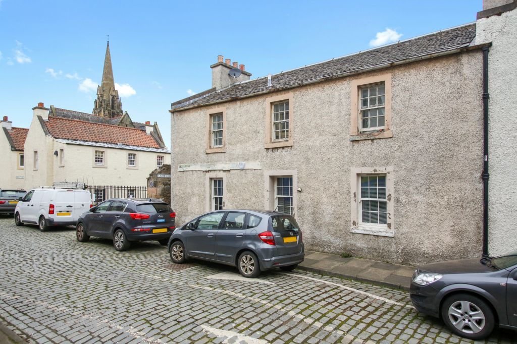 4 Lambs Court, Edinburgh EH6  