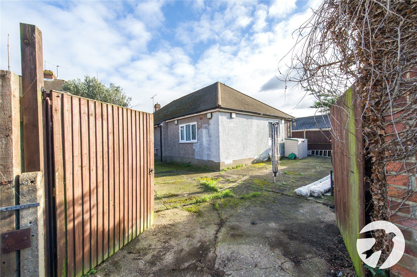 2 bed bungalow for sale in River Drive, Rochester, Kent ME2 Zoopla