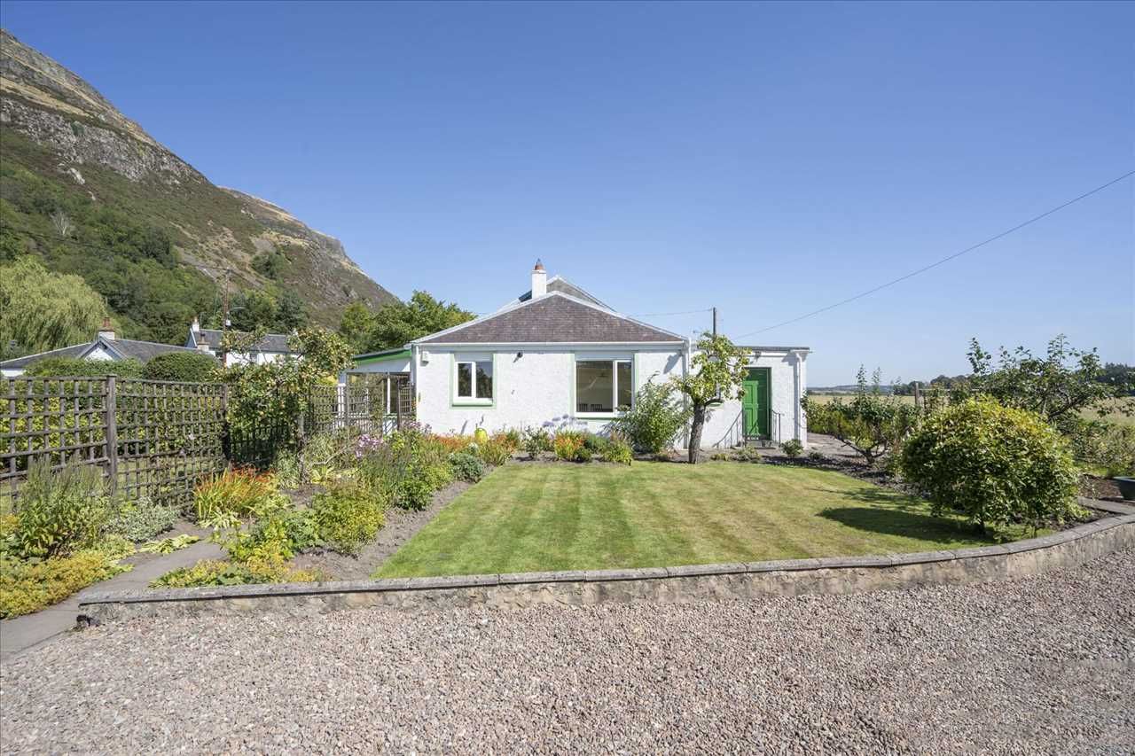 2 bed bungalow for sale in Caradona, Hillfoots Road, Blairlogie