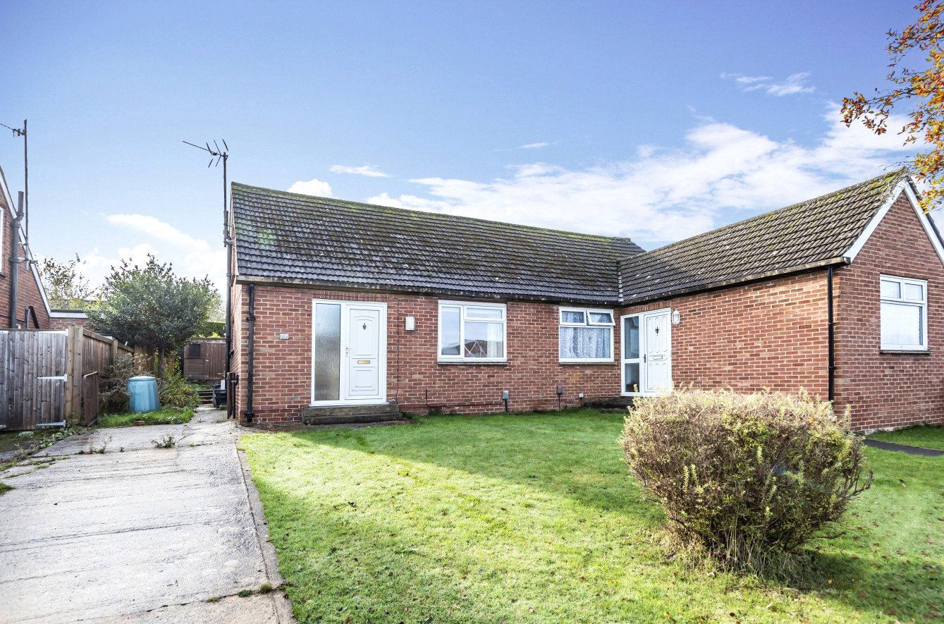 2 bed bungalow for sale in Hereford Lawns, Swindon, Wiltshire SN3 Zoopla