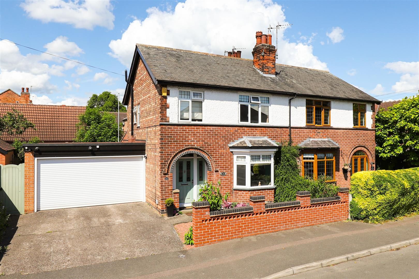 3 bed cottage for sale in Tennyson Avenue, Gedling, Nottinghamshire NG4
