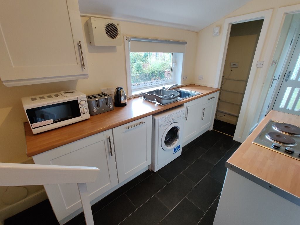 4 bed flat to rent in Wallace Street, Stirling Town, Stirling FK8 Zoopla