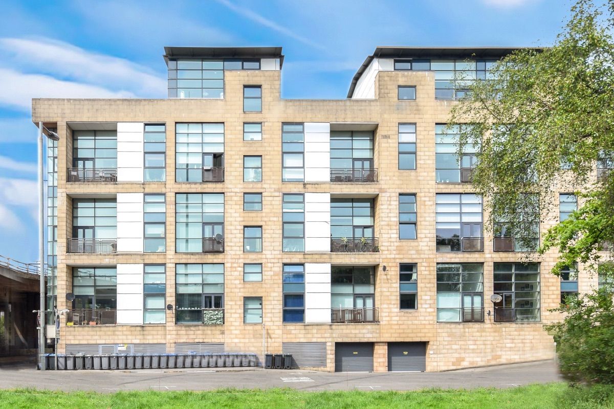 3 bed flat for sale in Carnoustie Street, Glasgow G5 Zoopla