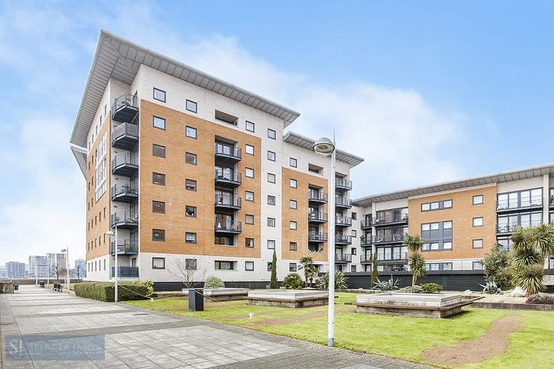 2 bed flat to rent in Fishguard Way, London E16 Zoopla