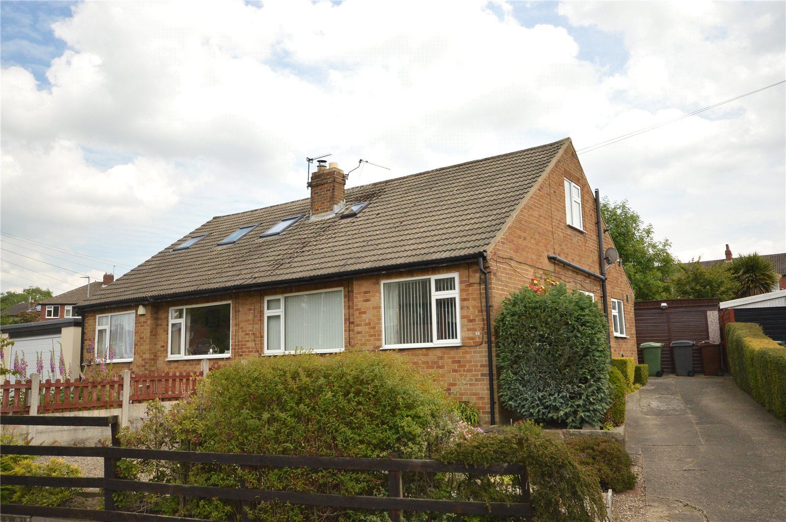 3 bed bungalow for sale in Newlands Avenue, Yeadon, Leeds, West