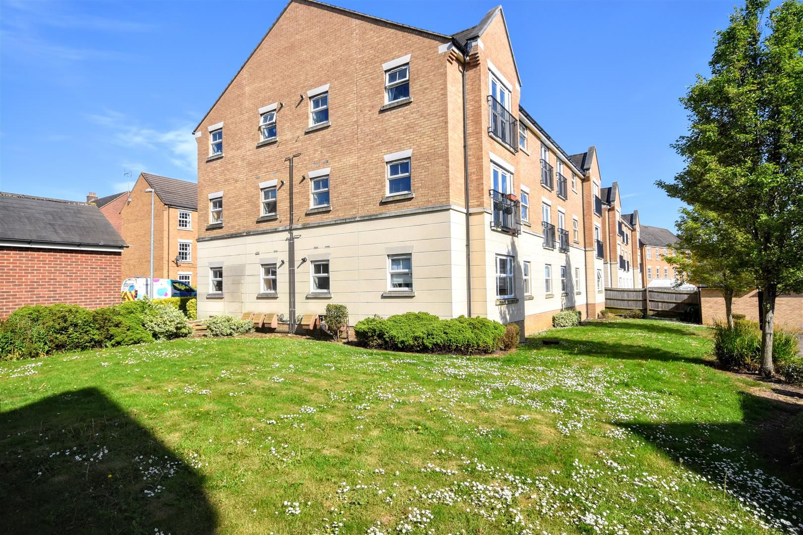 2 bed flat for sale in Cormorant Way, Leighton Buzzard LU7 Zoopla