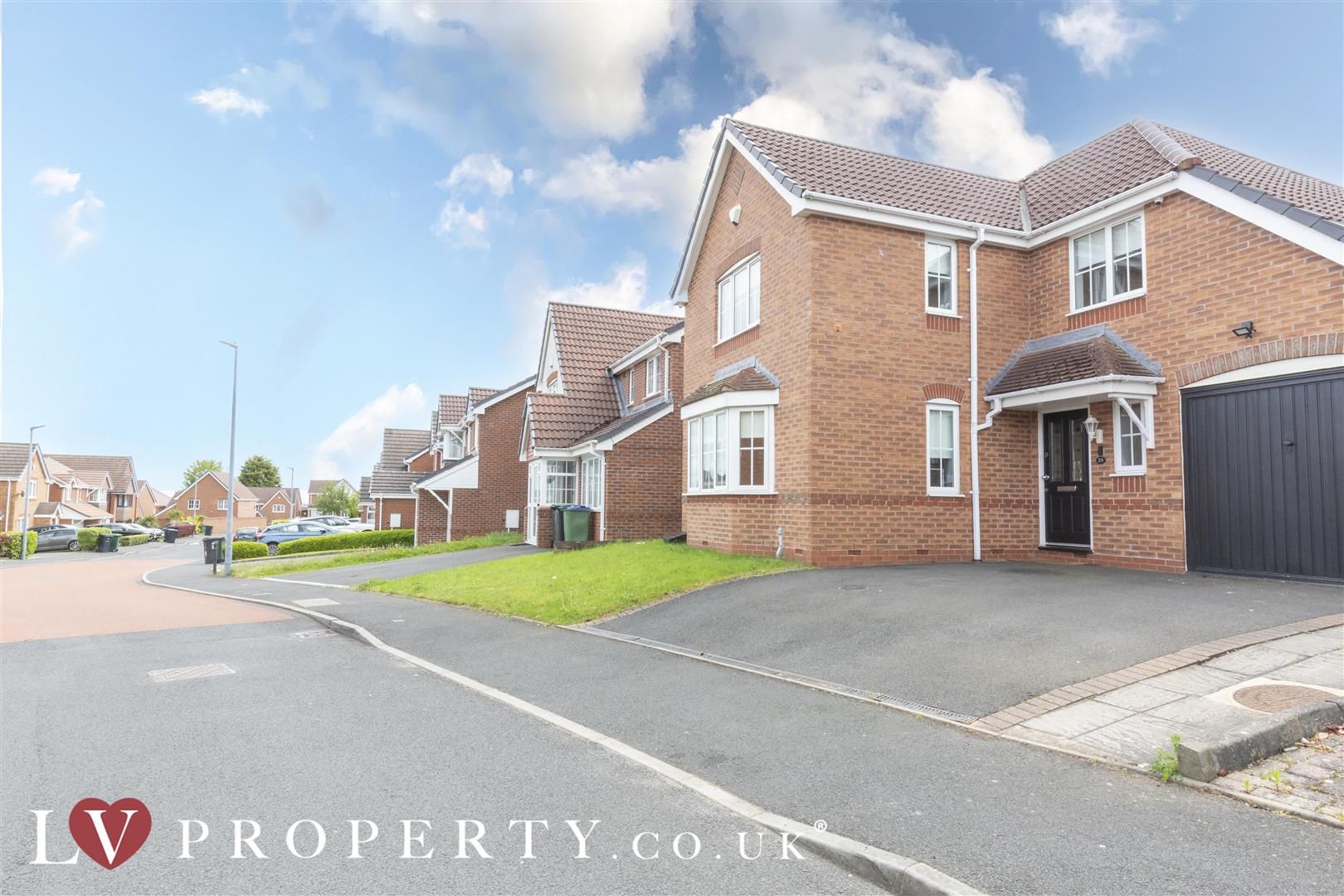 4 bed property for sale in Taylor Way, Tividale, Oldbury B69 Zoopla