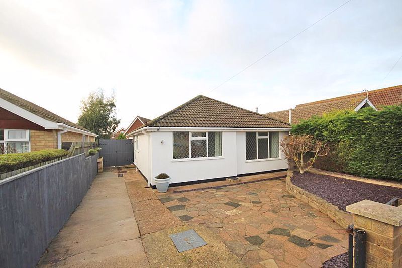 3 bed detached bungalow for sale in Riverside Drive, Cleethorpes DN35