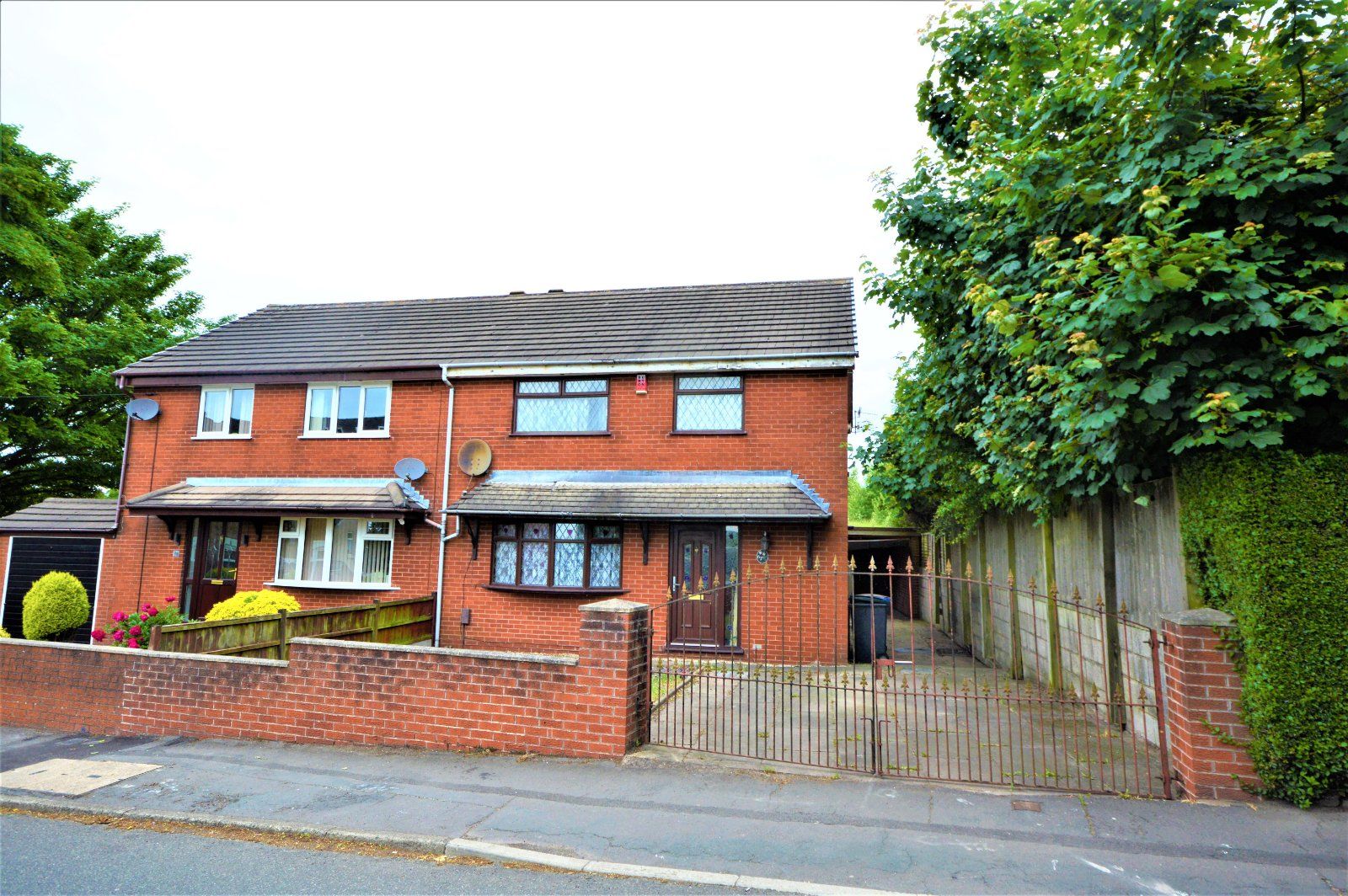 3 bed semidetached house for sale in Fenpark Road, StokeOnTrent