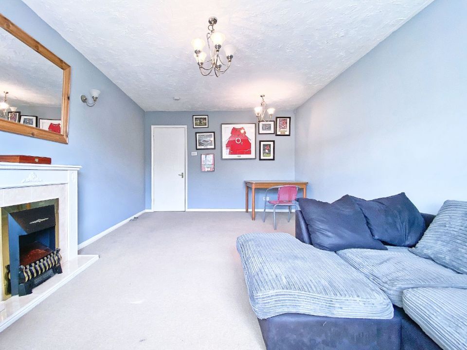 2 bed flat to rent in Cody Close, Ash Vale, Aldershot GU12 Zoopla