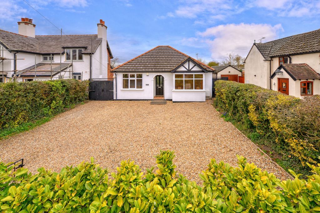 3 bed bungalow for sale in Shaw Lane, Albrighton WV7 Zoopla