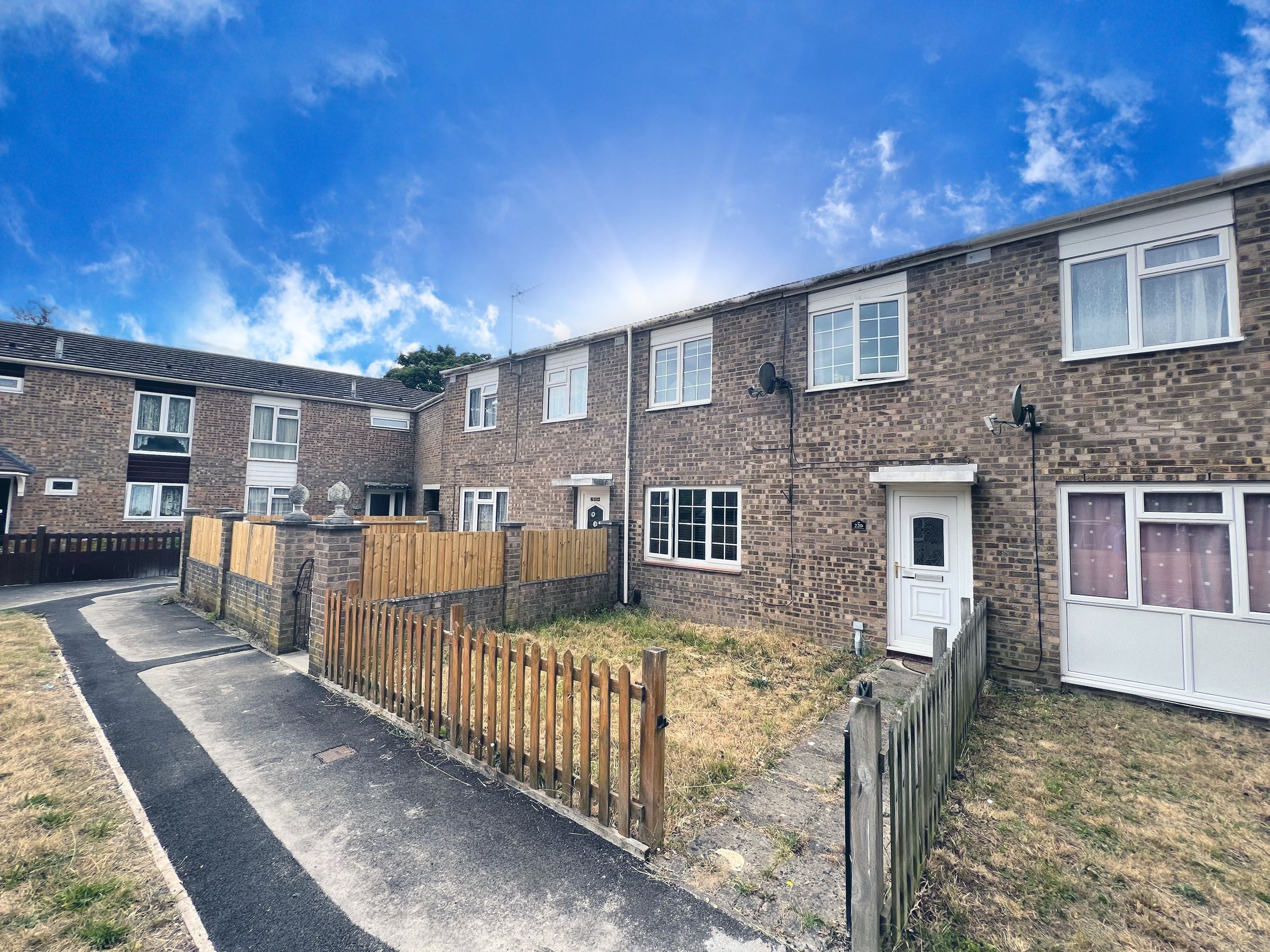 3 bed terraced house for sale in Gershwin Road, Basingstoke RG22 Zoopla