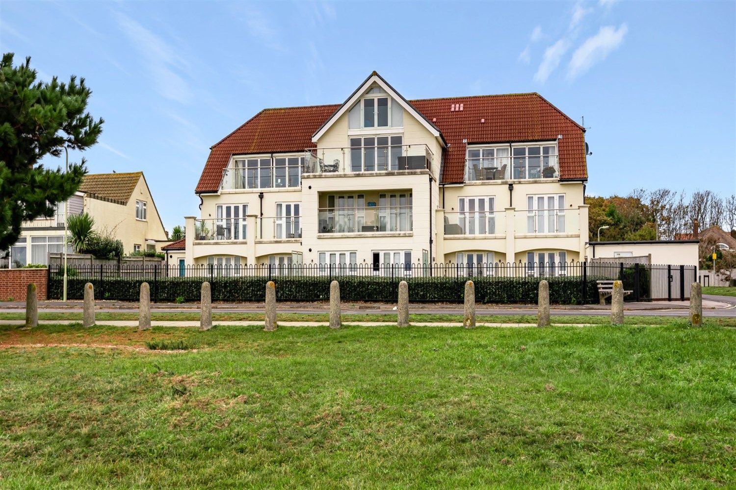 1 bed flat for sale in b Lane, Hayling Island PO11 Zoopla