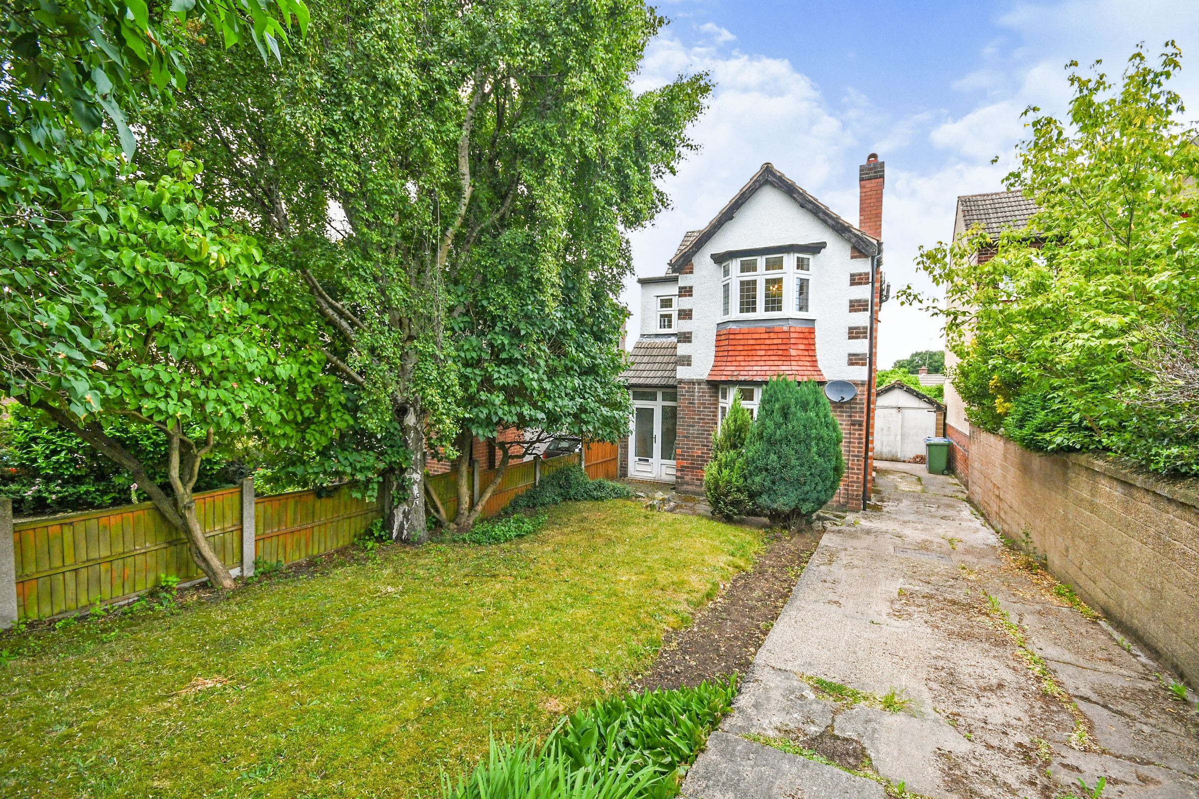 3 bed detached house for sale in Eakring Road, Mansfield