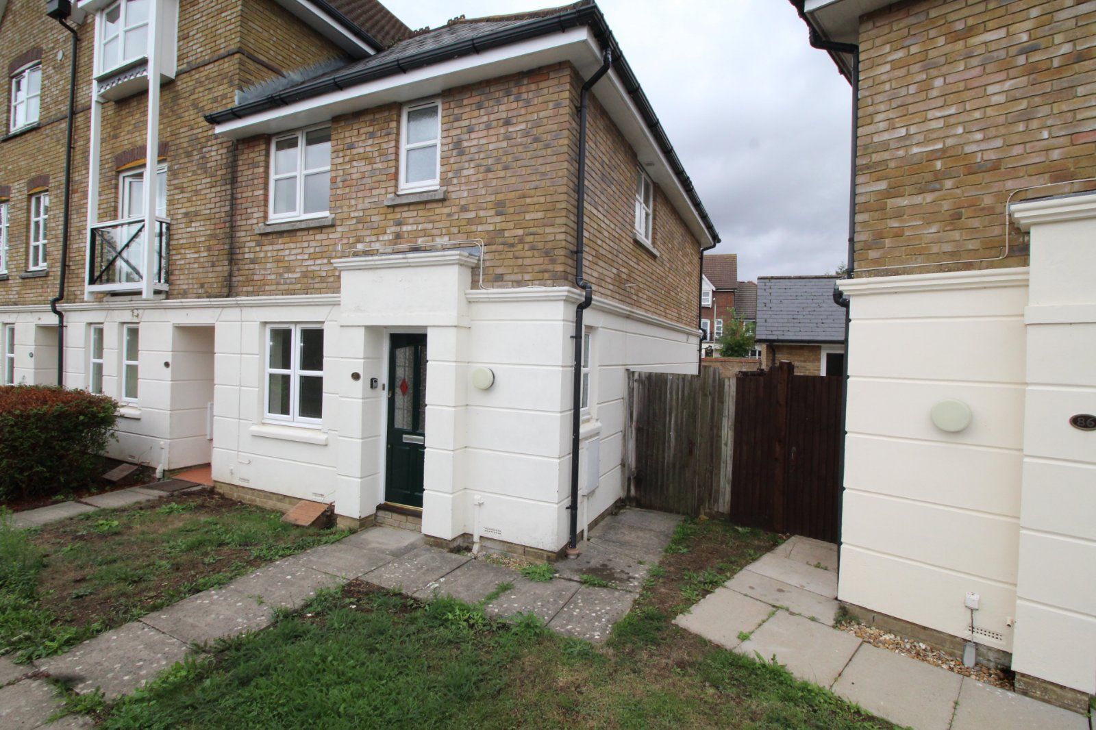 3 bed end terrace house for sale in Mill Court, Ashford, Kent TN24 Zoopla