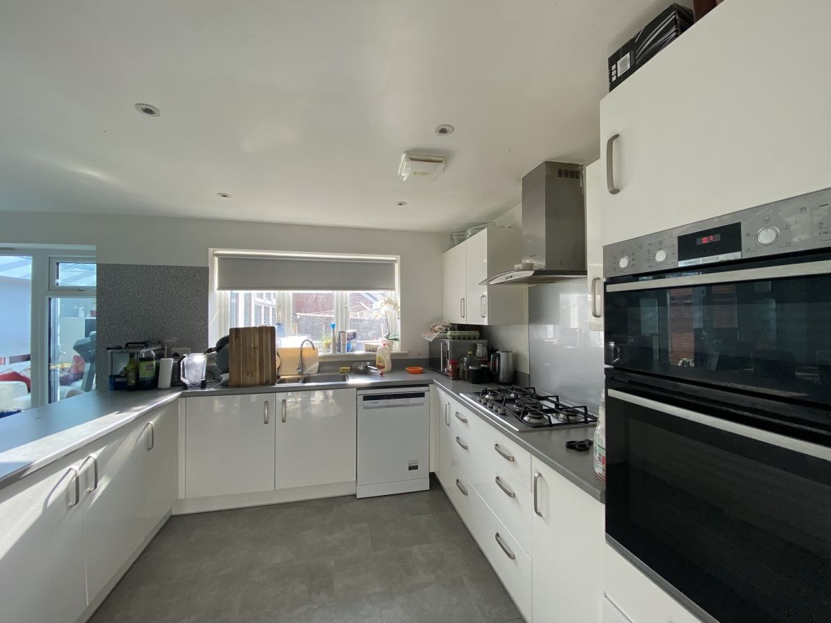 6 bed detached house to rent in St. Lawrence Drive, Maidstone ME16 Zoopla