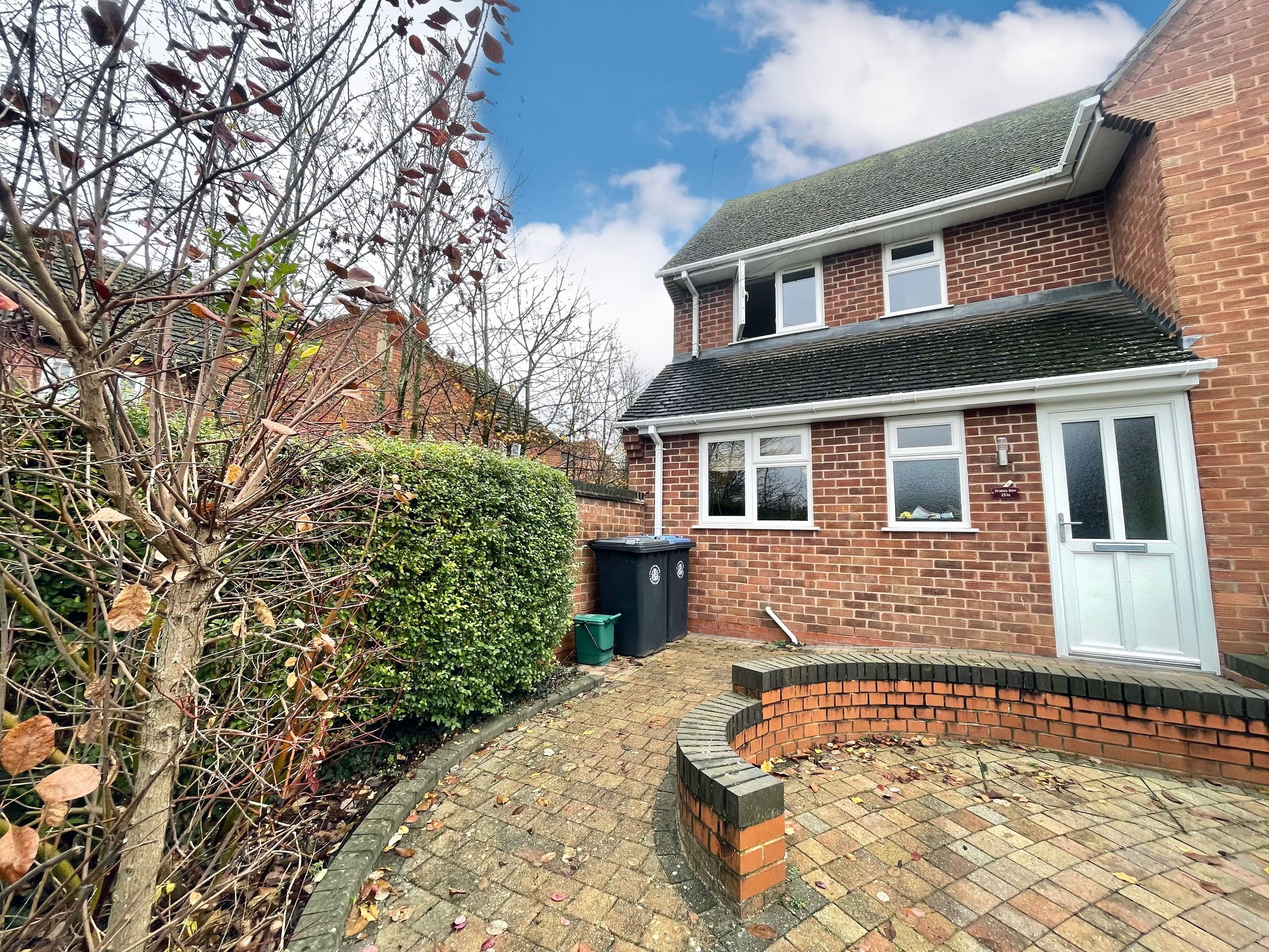 2 bed semidetached house to rent in Alcester Road, StratfordUponAvon