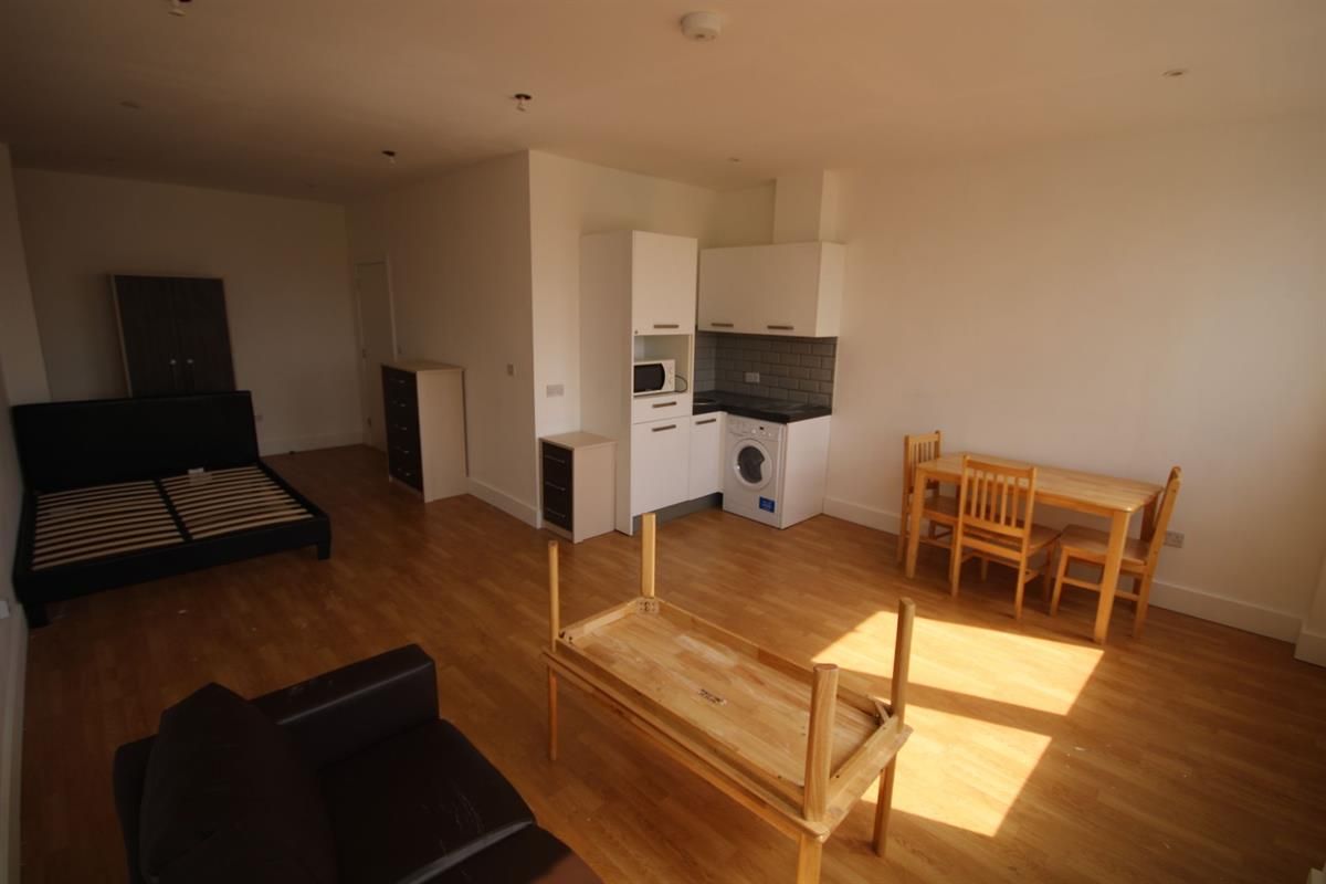 Studio to rent in Natwest House, Shenley Road, Borehamwood WD6 Zoopla