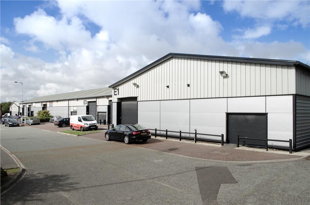Light industrial to let in Kingfisher Business Park, Hawthorne Road
