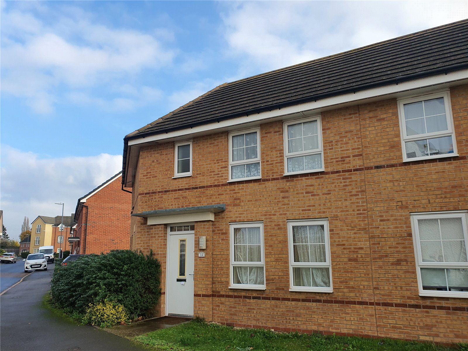 3 bed semidetached house to rent in Rounds Road, Worcester