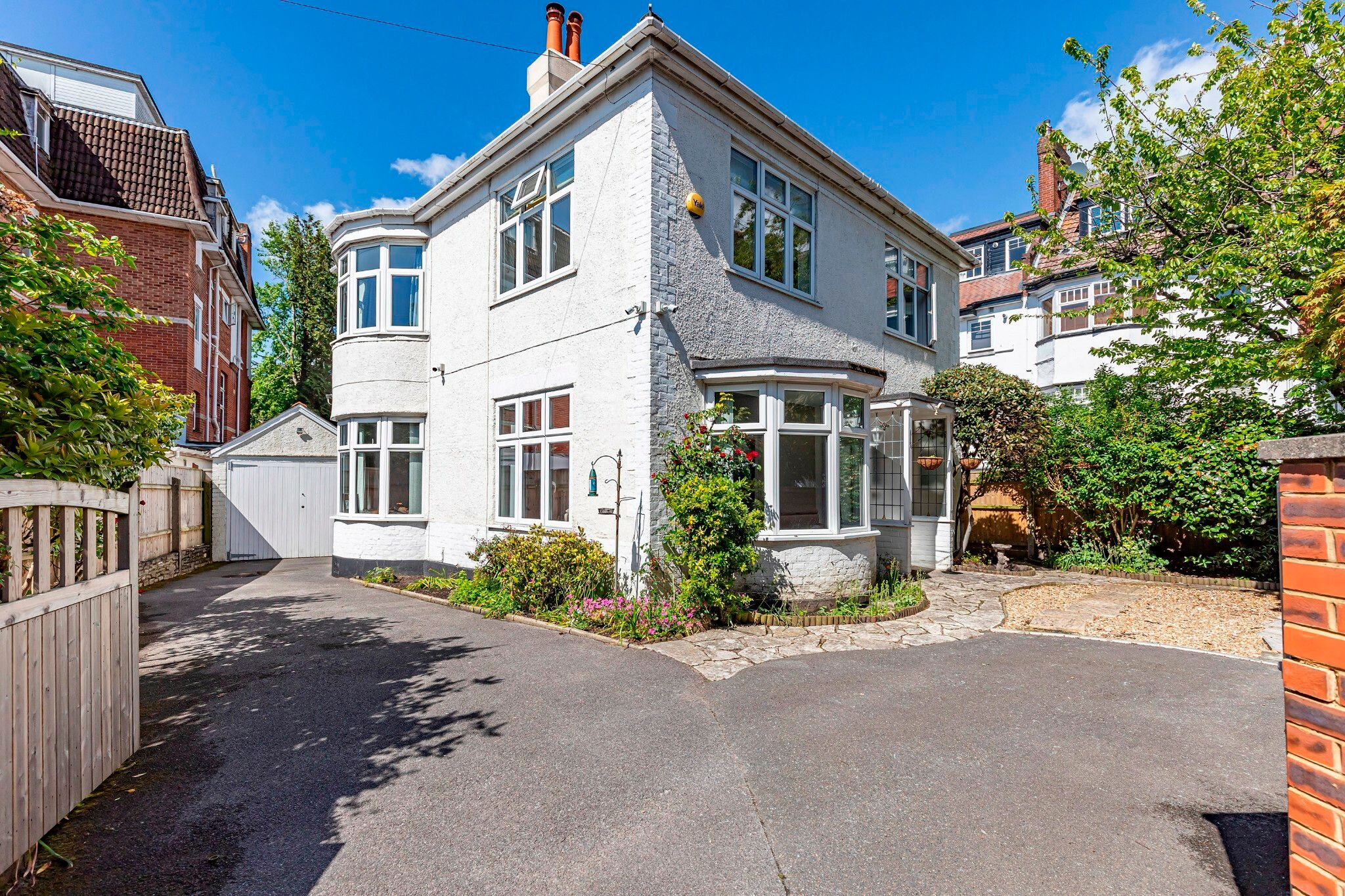 3 bed detached house for sale in Wharncliffe Road,
