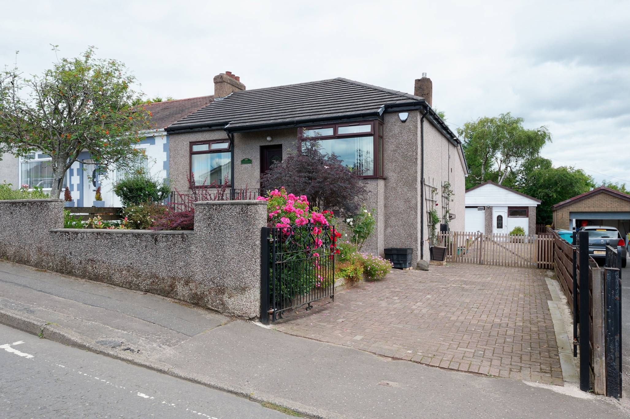 2 bed semidetached bungalow for sale in Meadowhead Road, Plains