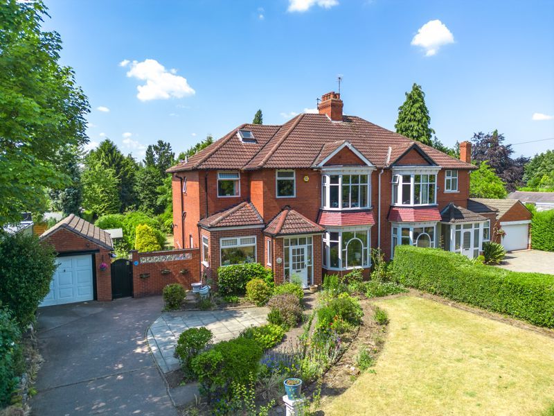 4 bed semidetached house for sale in Bawtry Road, Bessacarr, Doncaster