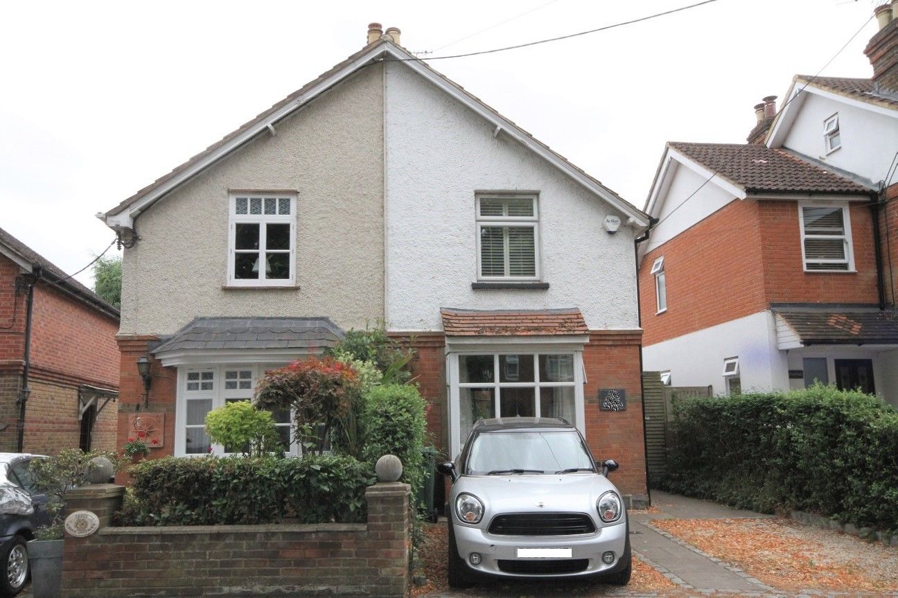 3 bed semidetached house to rent in Lower Road, Cookham, Maidenhead