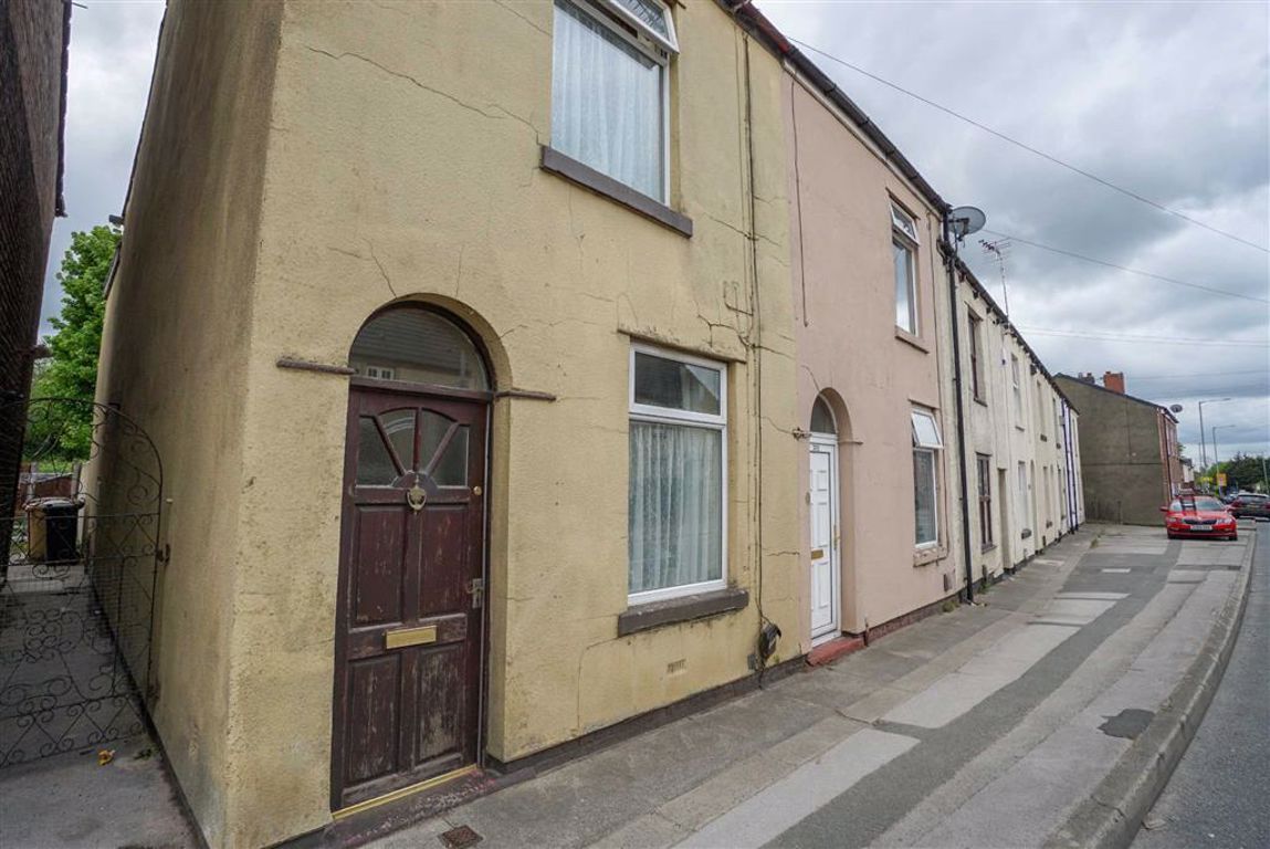 2 bed end terrace house for sale in Church Street, Westhoughton, Bolton