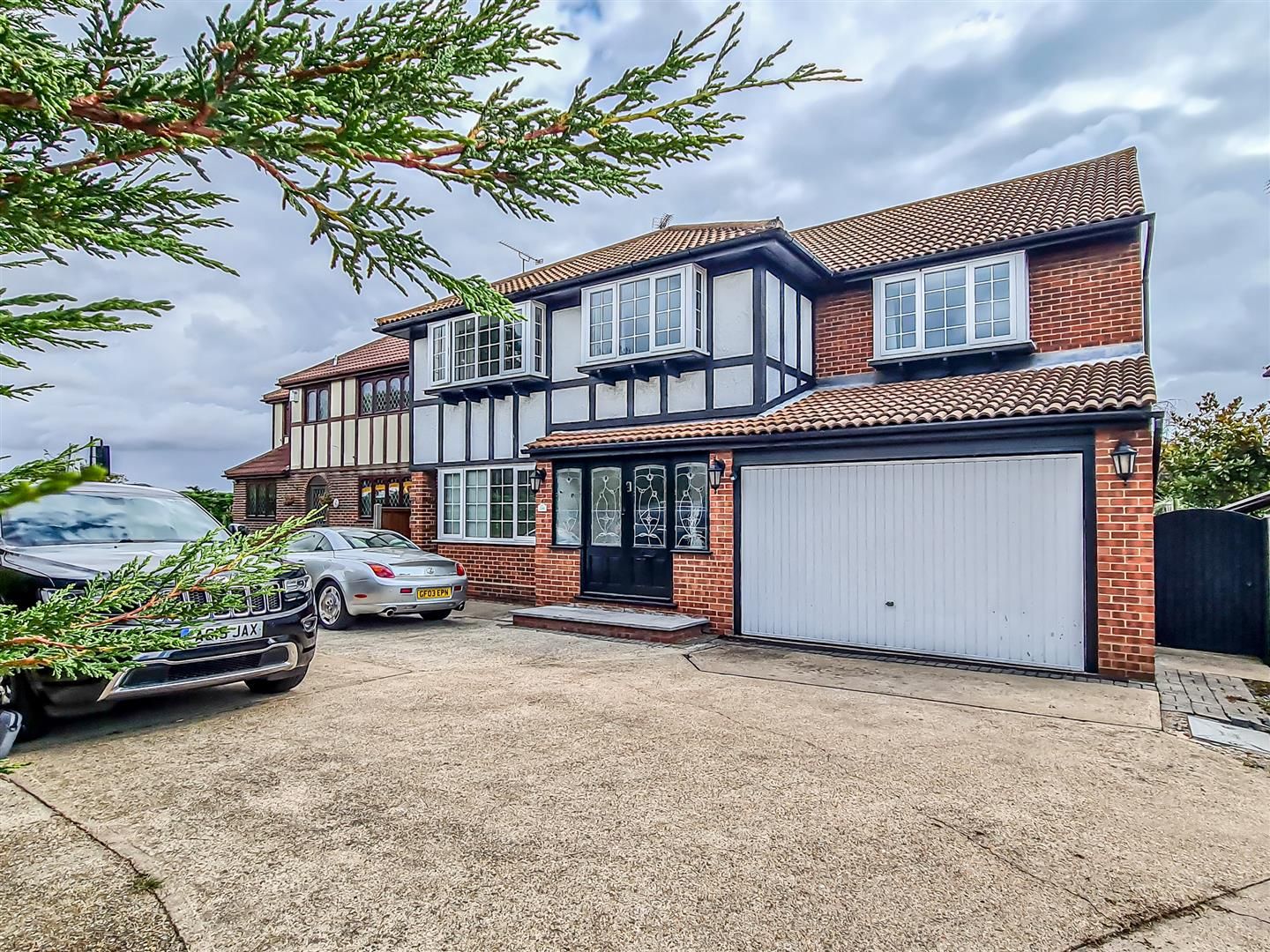 5 bed detached house for sale in Thorpe Hall Avenue, SouthendOnSea