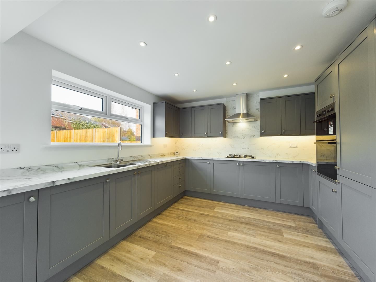 3 bed semidetached house for sale in Mcintosh Road, Gedling